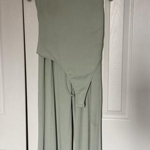 Wide-Leg Short Sleeve two piece in Sage Green - Picture 2 of 2